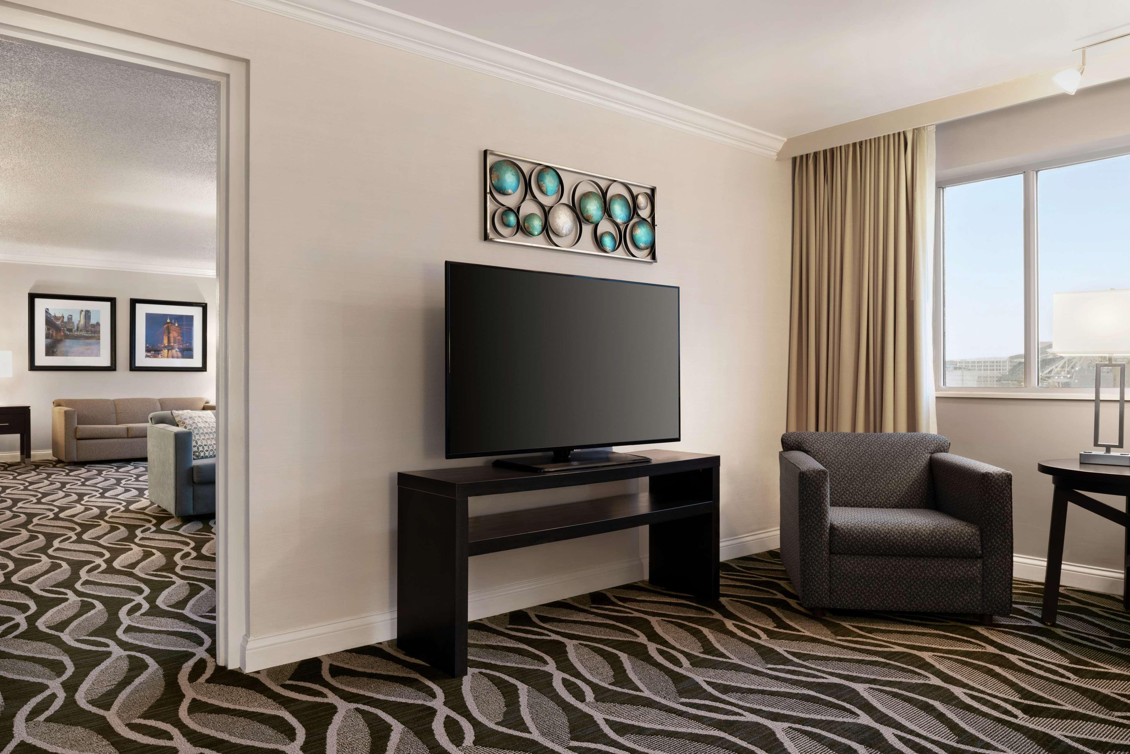 Embassy Suites Cincinnati - Rivercenter Covington Dış mekan fotoğraf