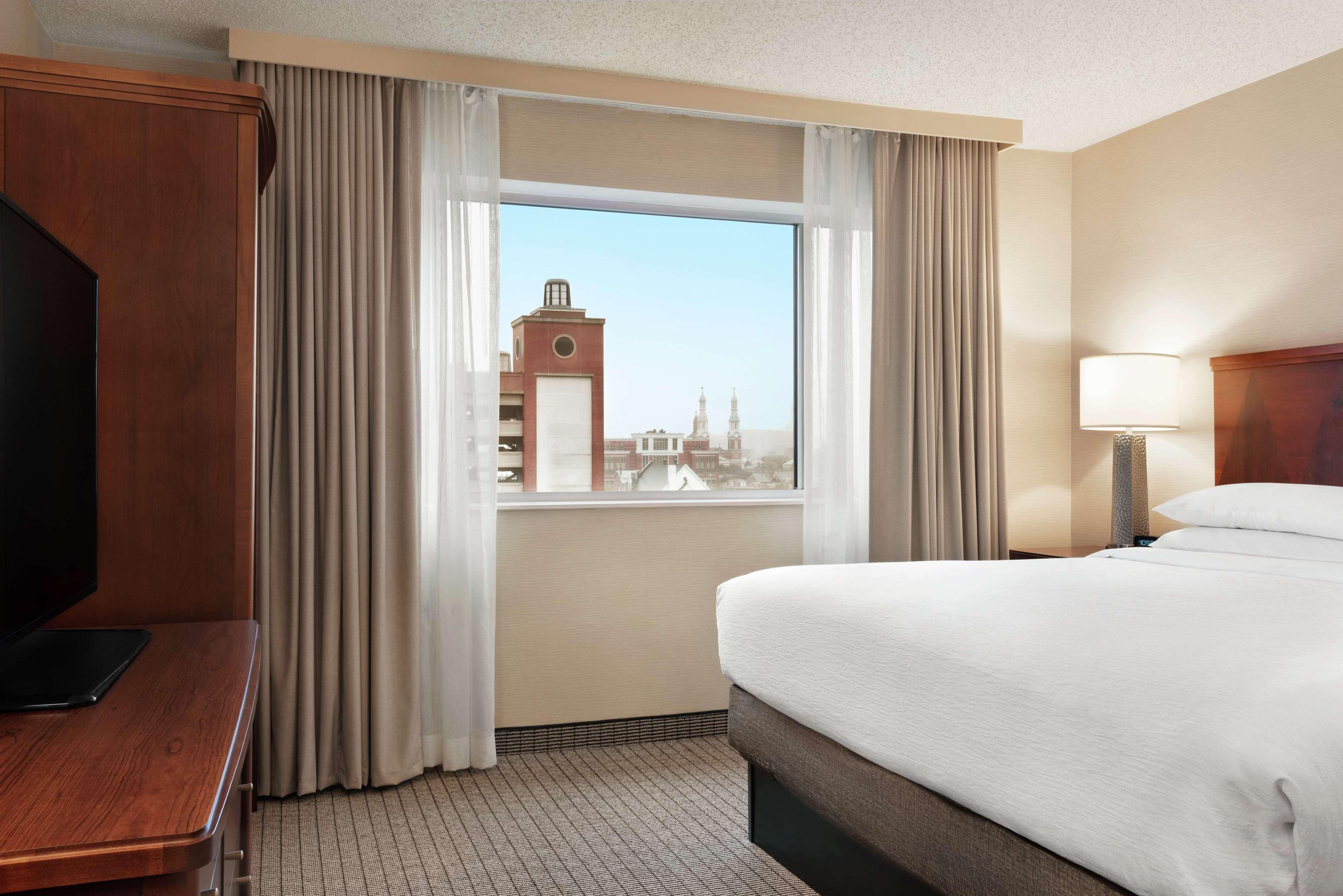Embassy Suites Cincinnati - Rivercenter Covington Dış mekan fotoğraf