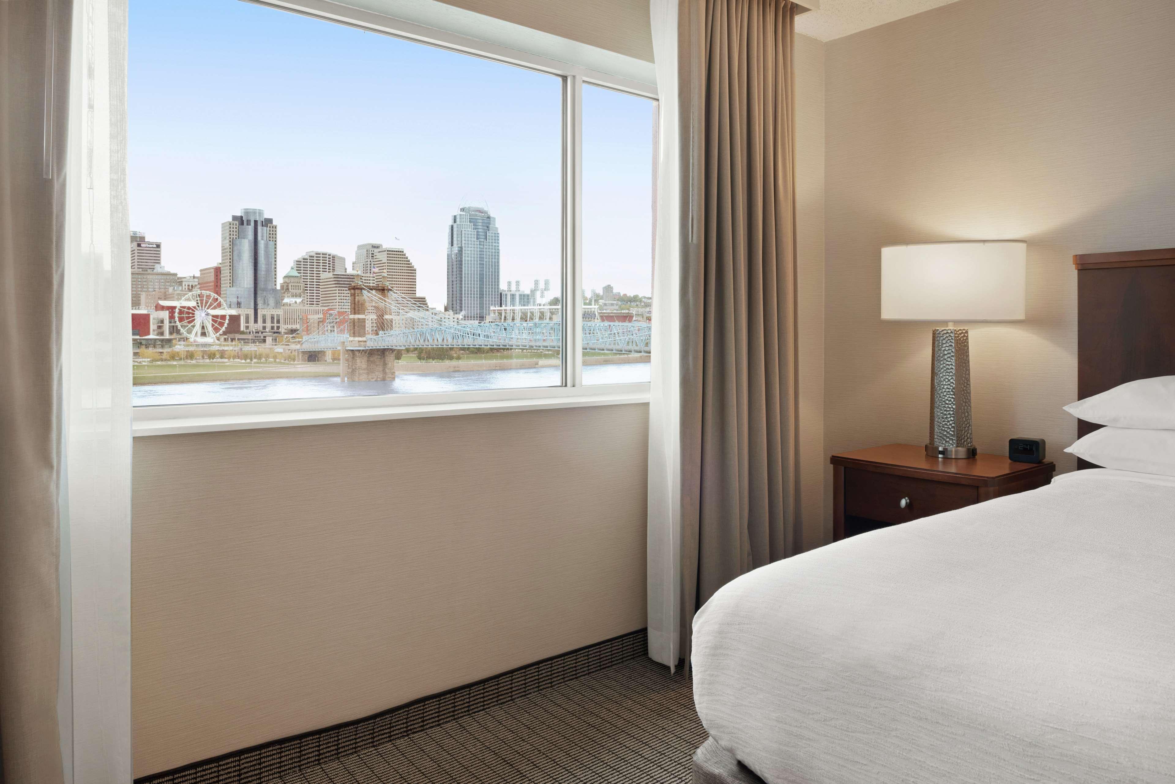Embassy Suites Cincinnati - Rivercenter Covington Dış mekan fotoğraf