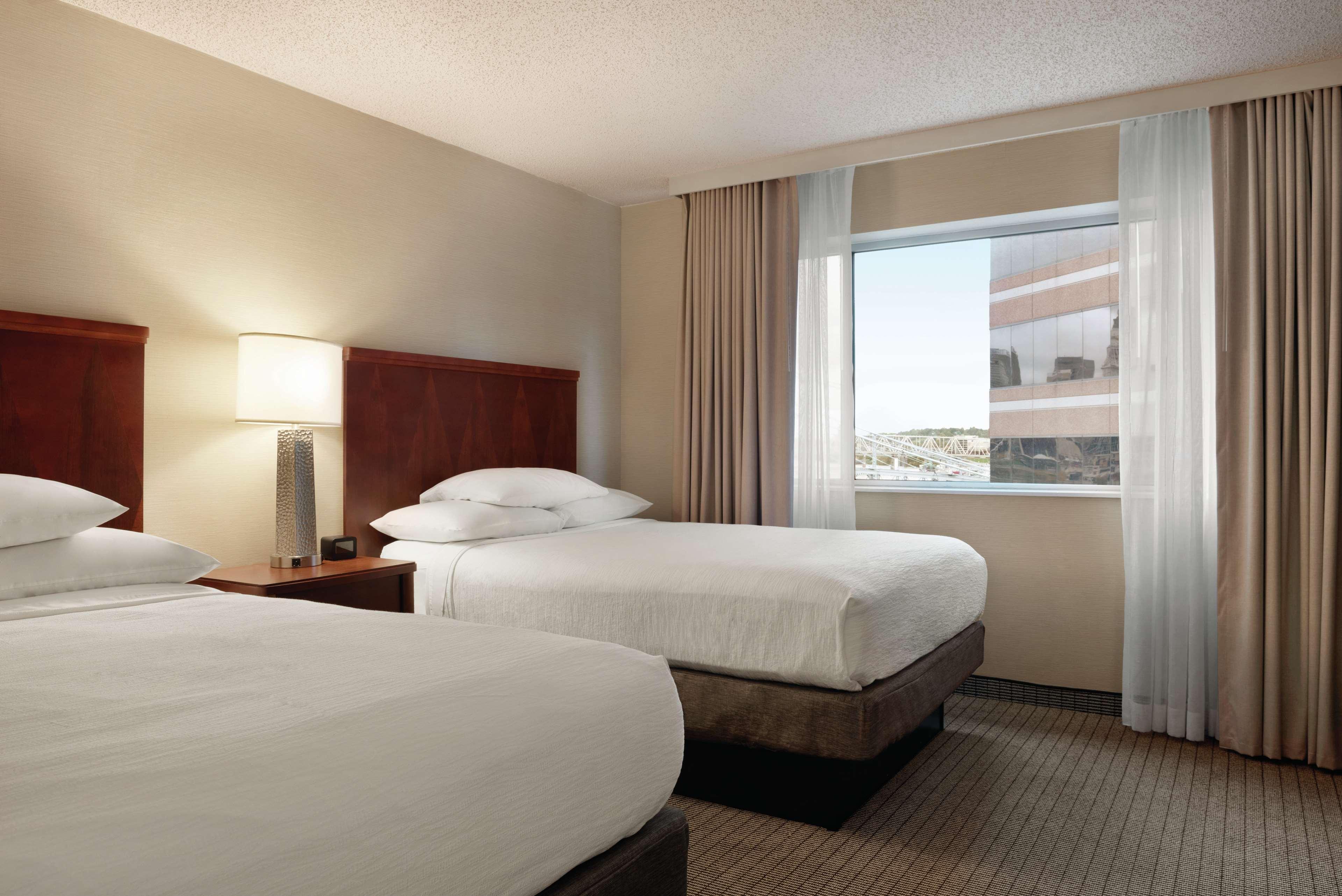 Embassy Suites Cincinnati - Rivercenter Covington Dış mekan fotoğraf