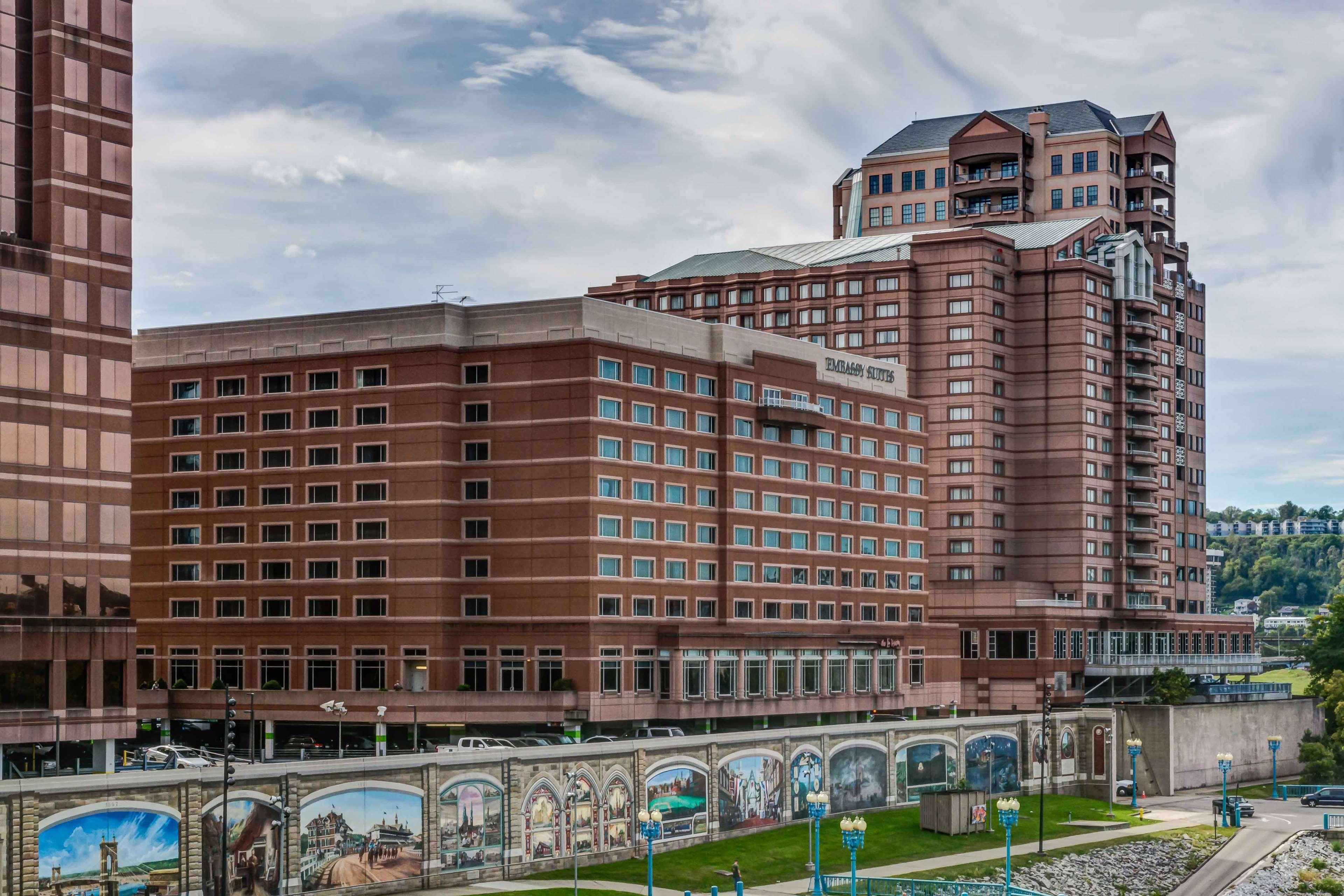 Embassy Suites Cincinnati - Rivercenter Covington Dış mekan fotoğraf