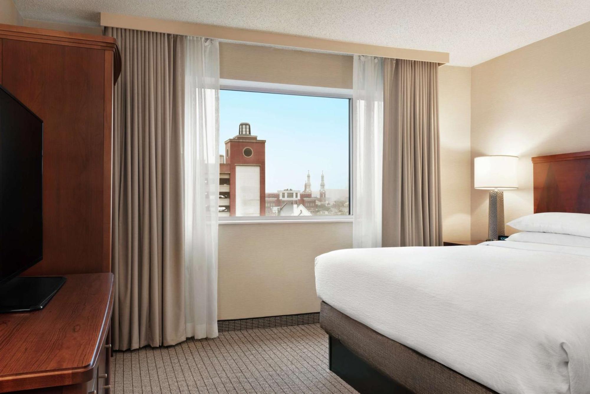 Embassy Suites Cincinnati - Rivercenter Covington Dış mekan fotoğraf