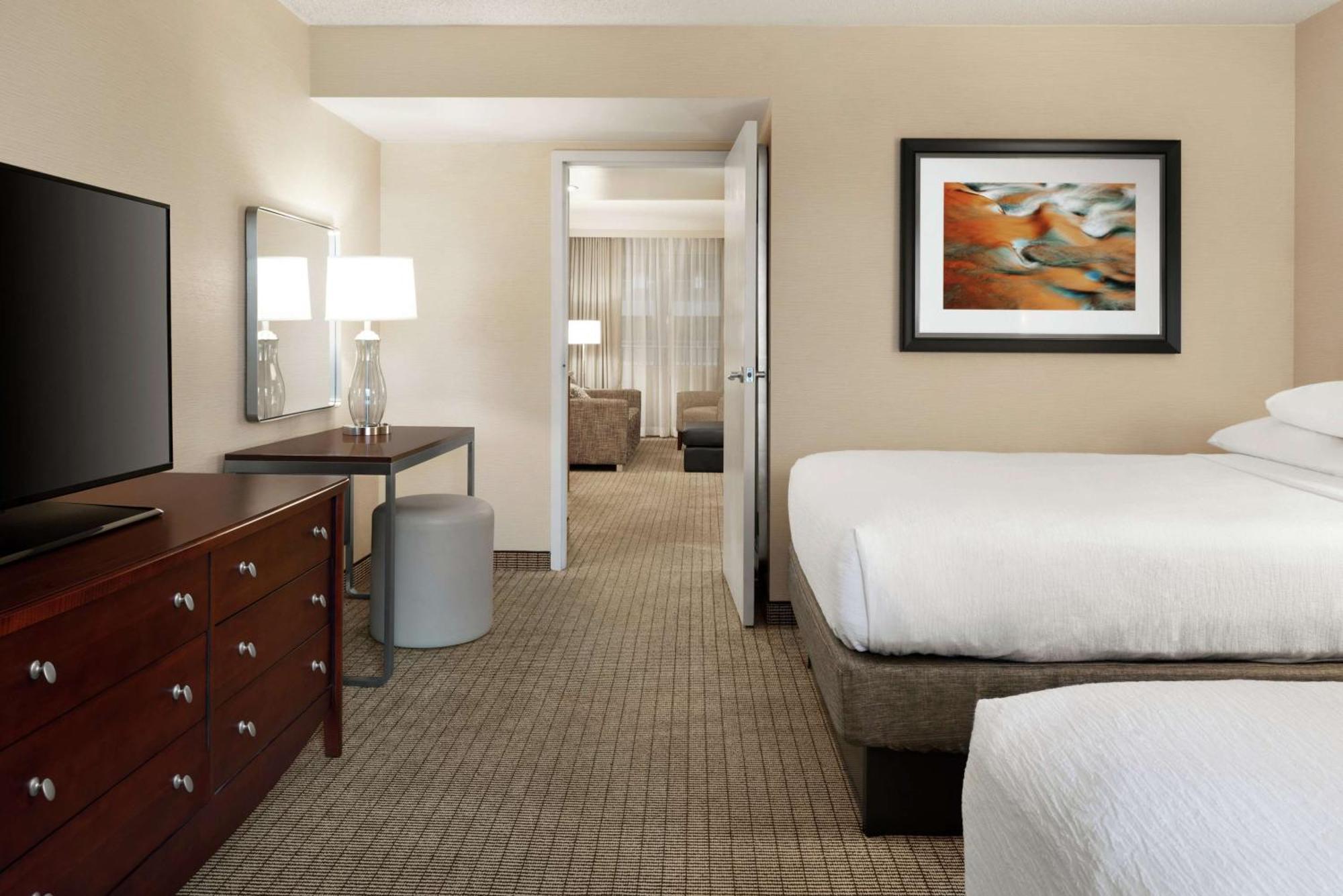 Embassy Suites Cincinnati - Rivercenter Covington Dış mekan fotoğraf