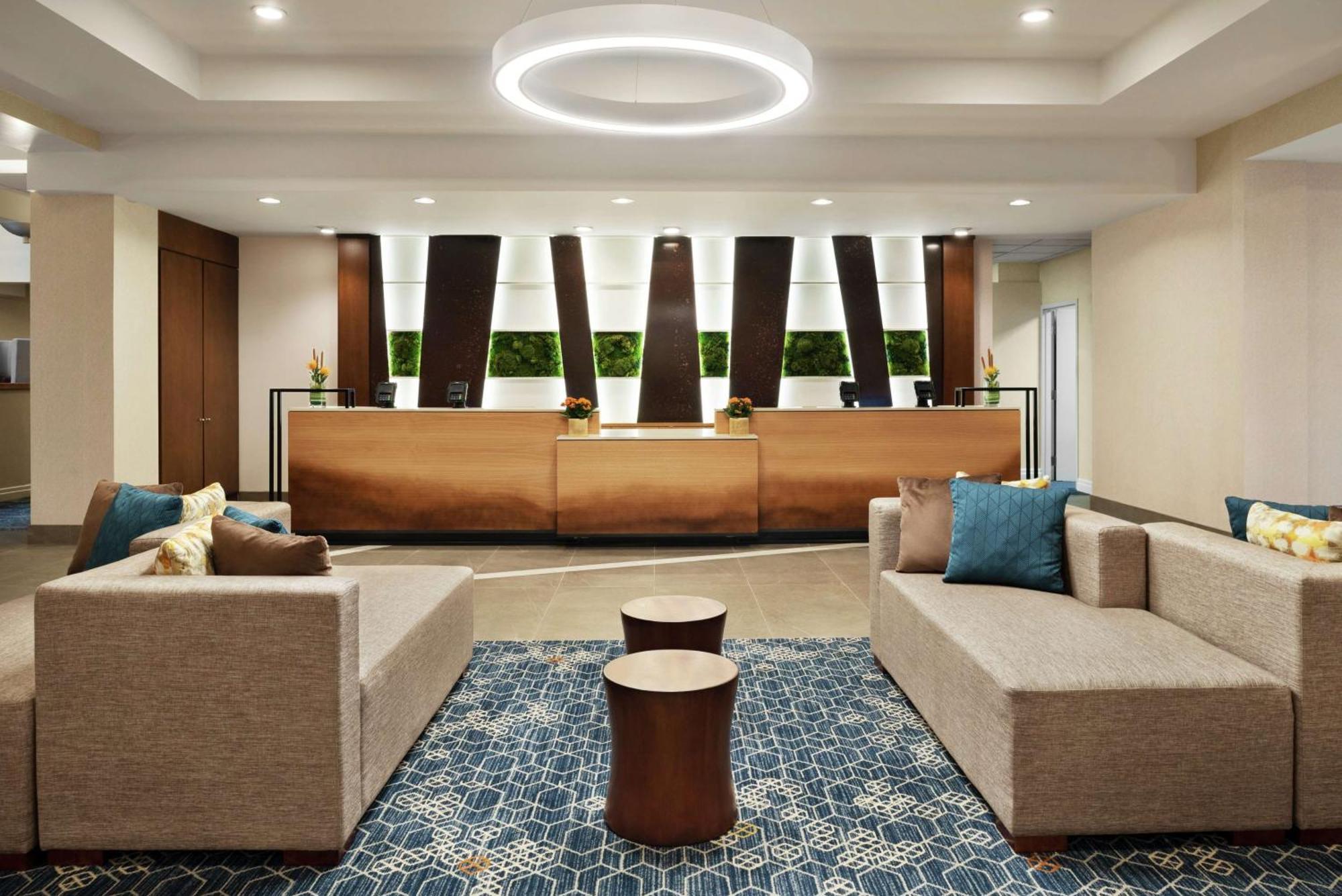 Embassy Suites Cincinnati - Rivercenter Covington Dış mekan fotoğraf