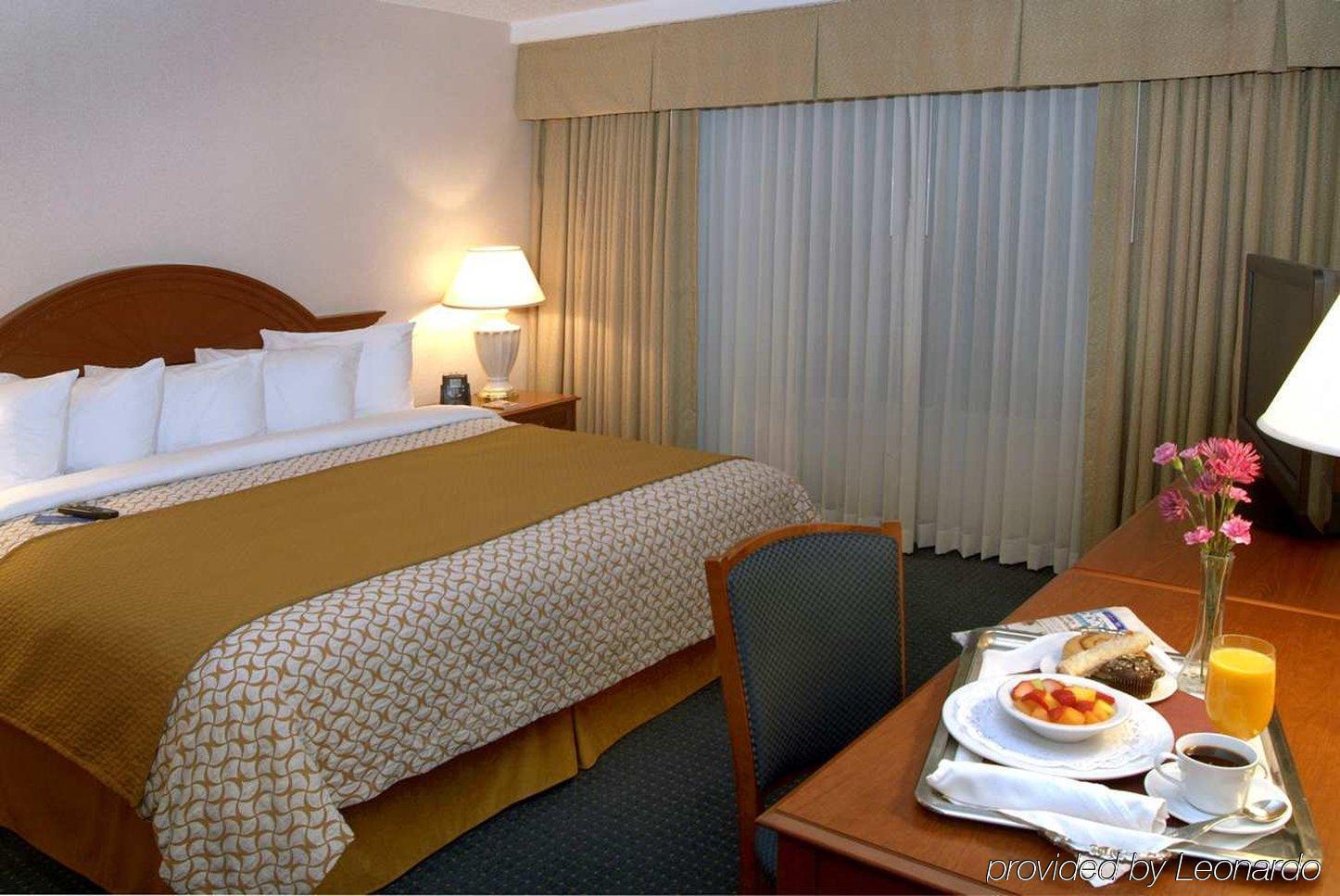 Embassy Suites Cincinnati - Rivercenter Covington Oda fotoğraf
